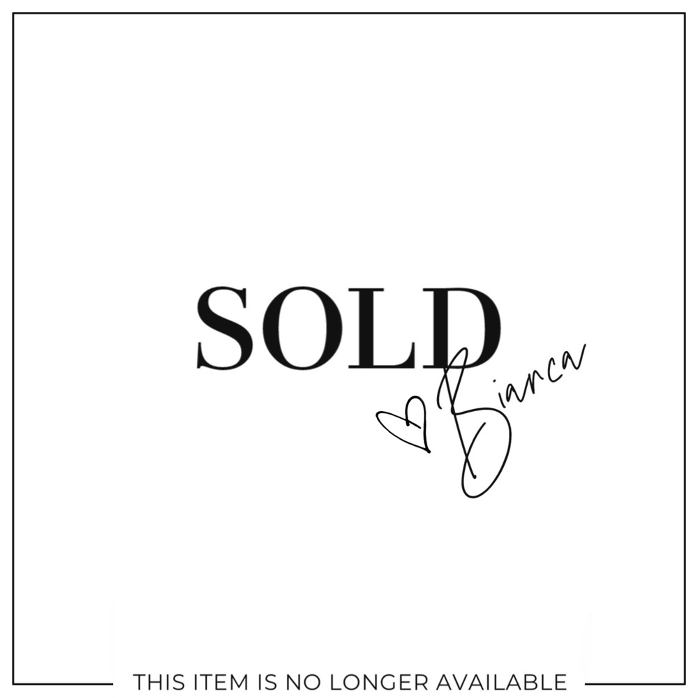𝐒𝐎𝐋𝐃 - Picture 2 of 12